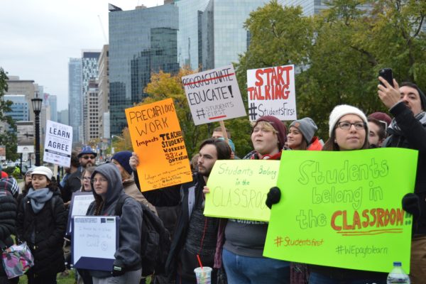 Students rally at the Ontario Legislature calling for an end to the ongoing strike by college faculty. Photo: Natalia Pizarro Silva / The Dialog