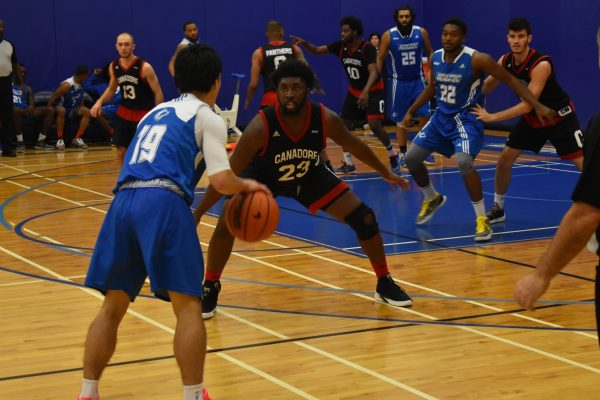 Huskies dominate Panthers in home game Saturday